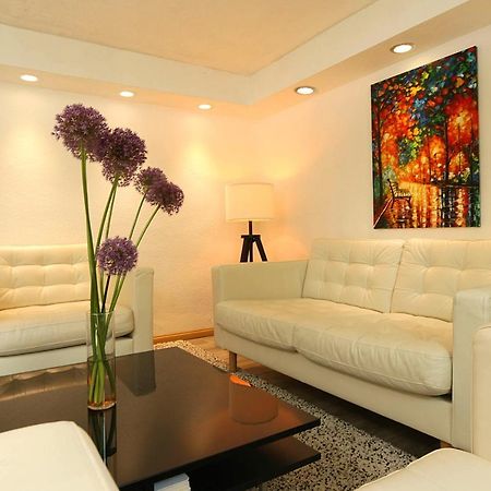 Cozy Souterrain-Half-Basement-Apartment Included 2 Bicycles Берлин Екстериор снимка