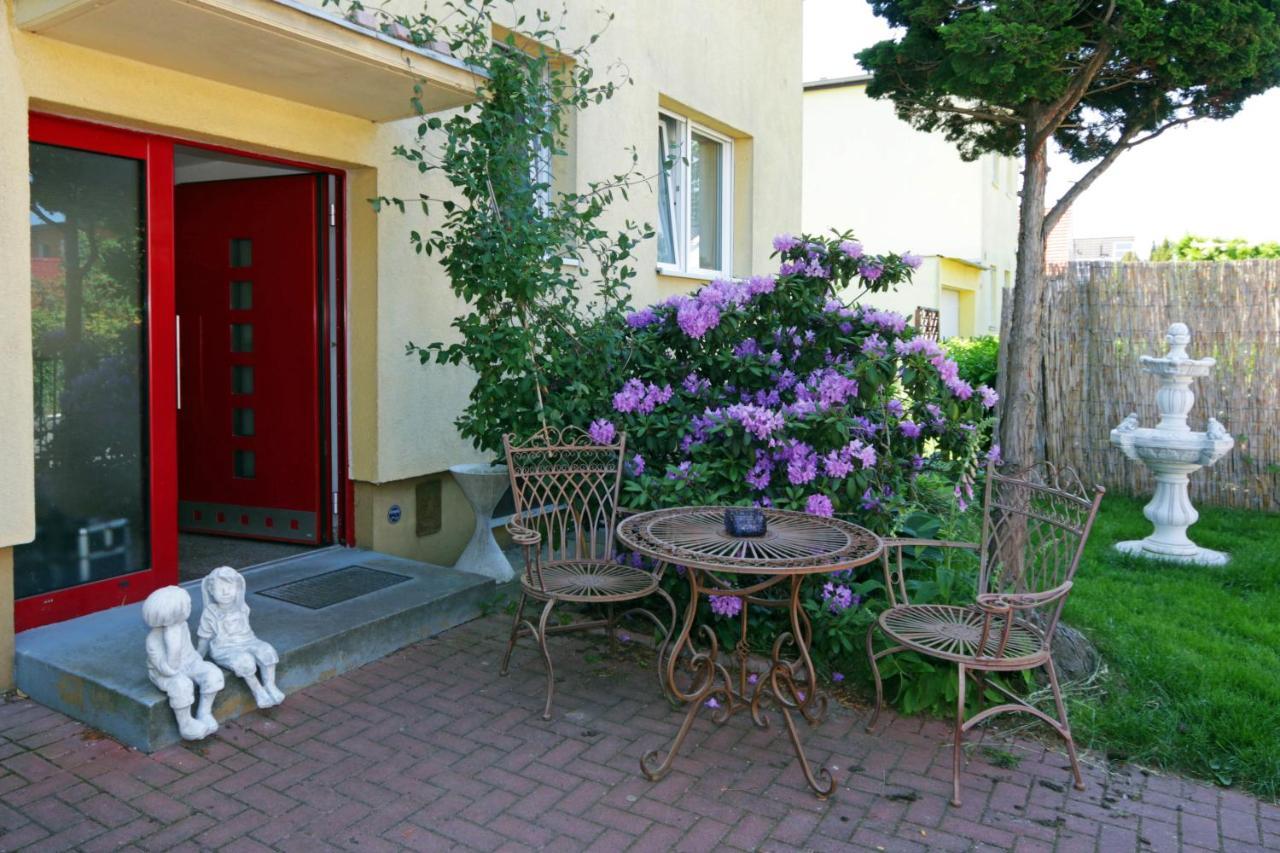 Cozy Souterrain-Half-Basement-Apartment Included 2 Bicycles Берлин Екстериор снимка