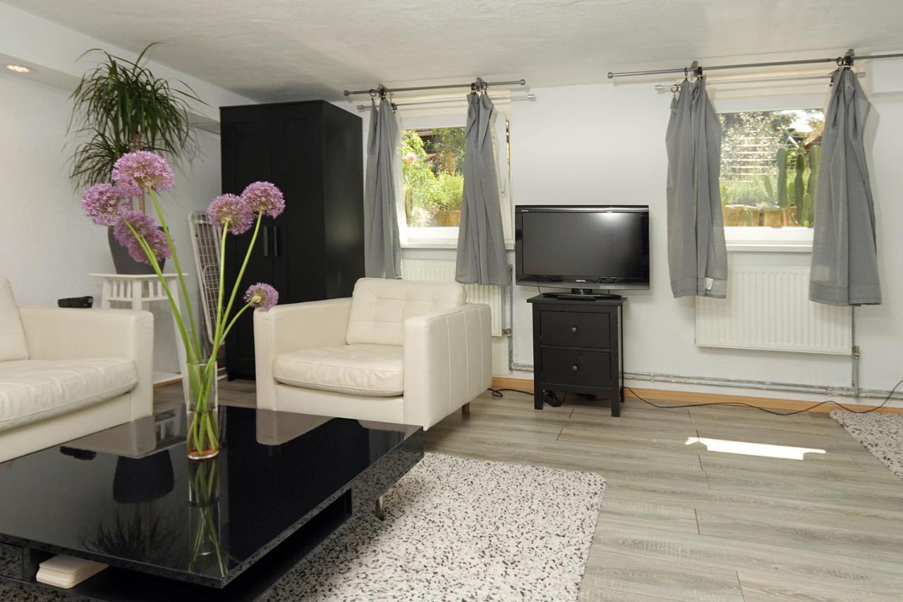 Cozy Souterrain-Half-Basement-Apartment Included 2 Bicycles Берлин Екстериор снимка