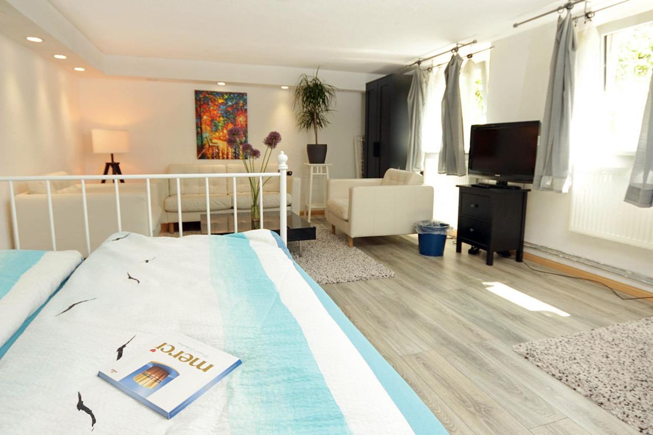 Cozy Souterrain-Half-Basement-Apartment Included 2 Bicycles Берлин Екстериор снимка